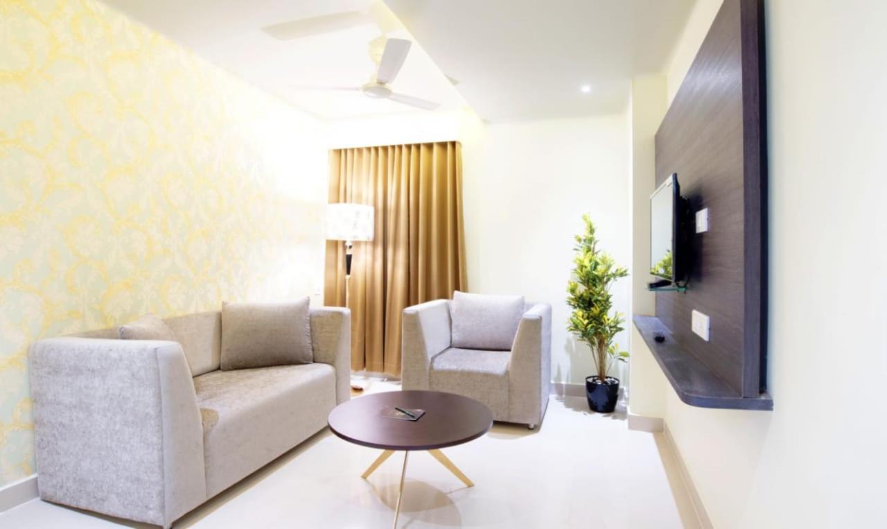 Olive Tree Hotel Vijayawāda Extérieur photo