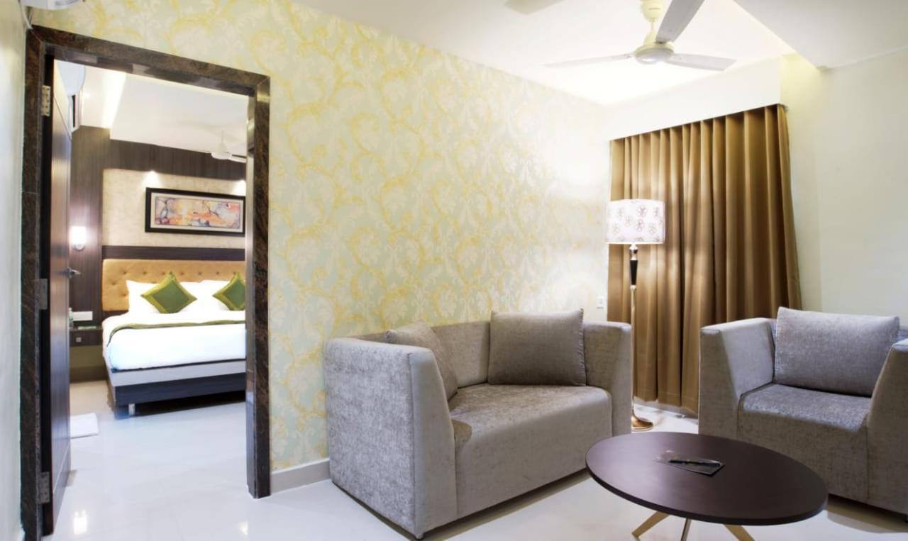 Olive Tree Hotel Vijayawāda Extérieur photo