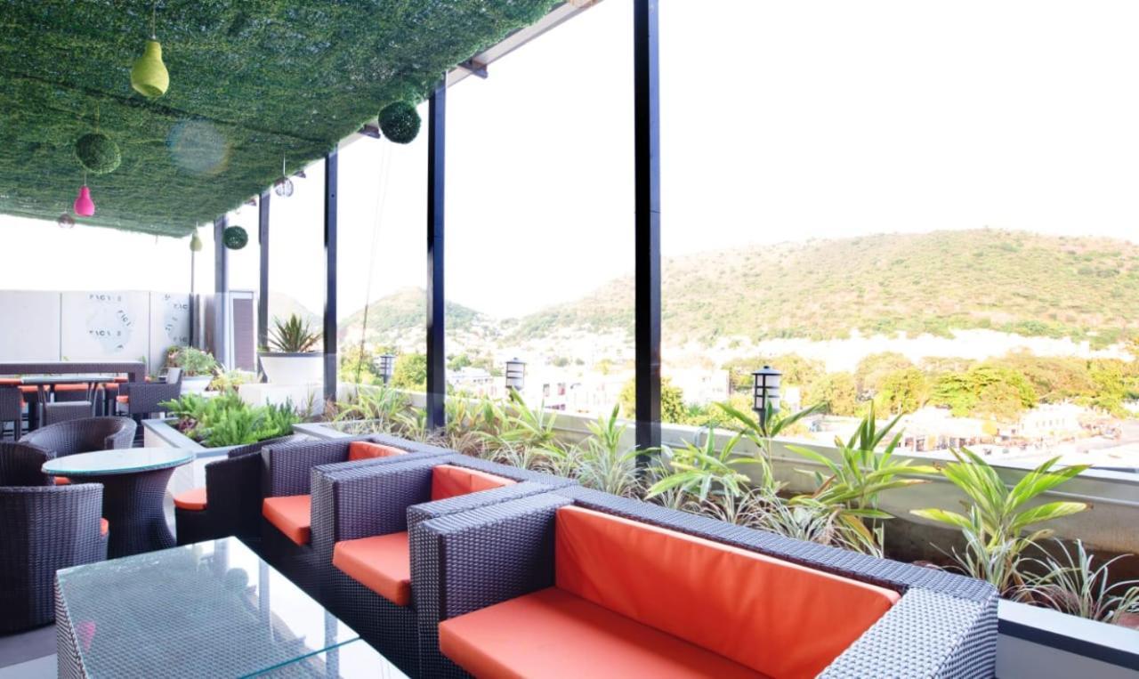 Olive Tree Hotel Vijayawāda Extérieur photo