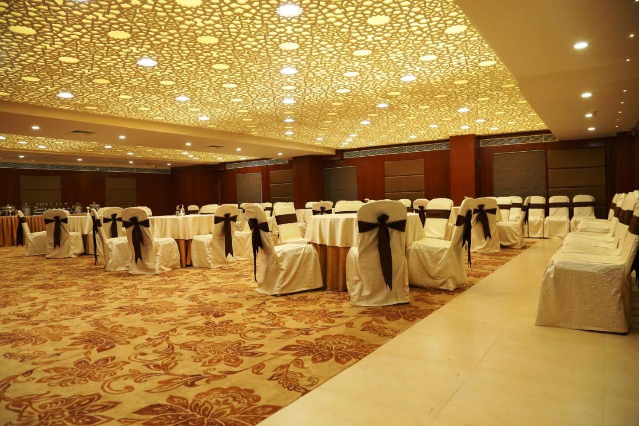 Olive Tree Hotel Vijayawāda Extérieur photo