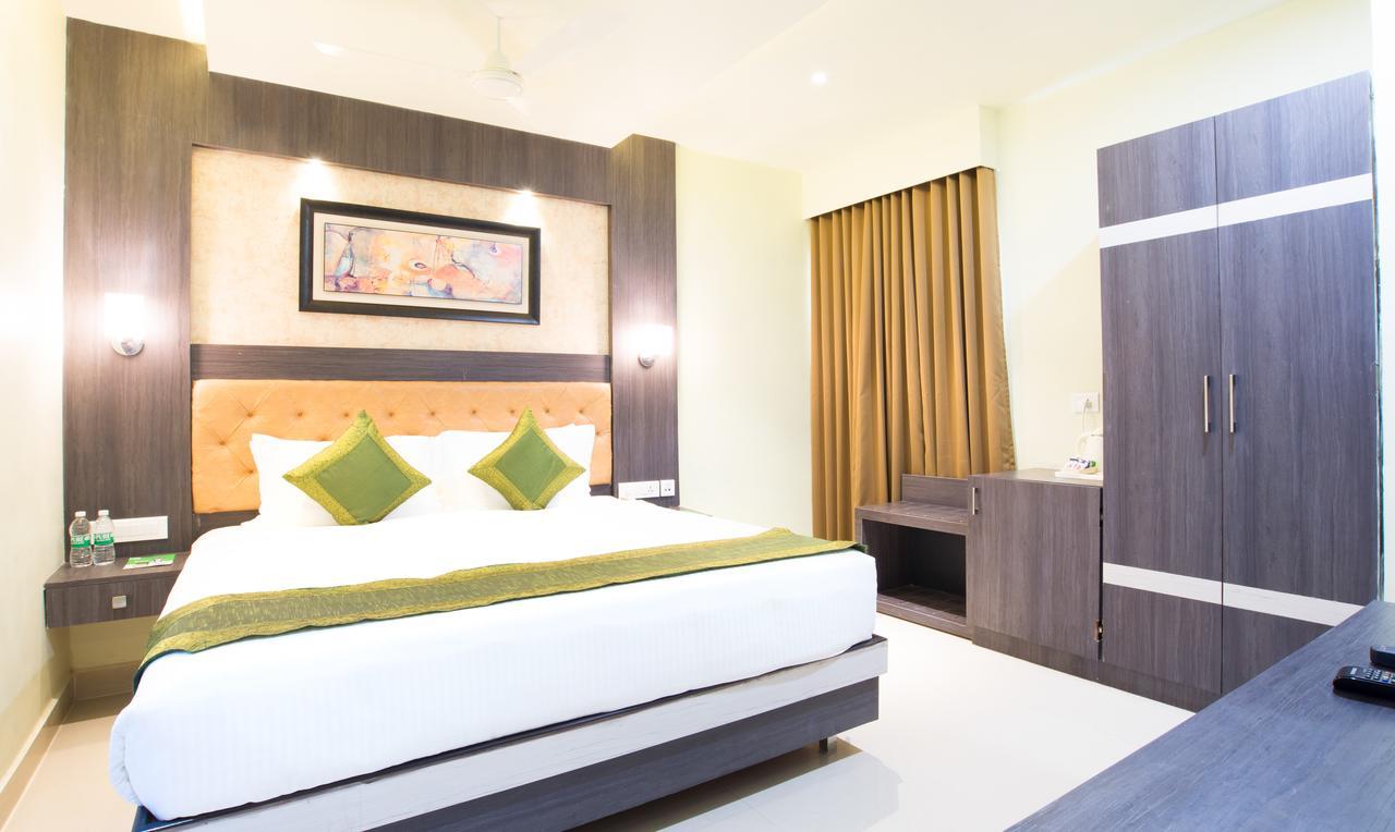 Olive Tree Hotel Vijayawāda Extérieur photo